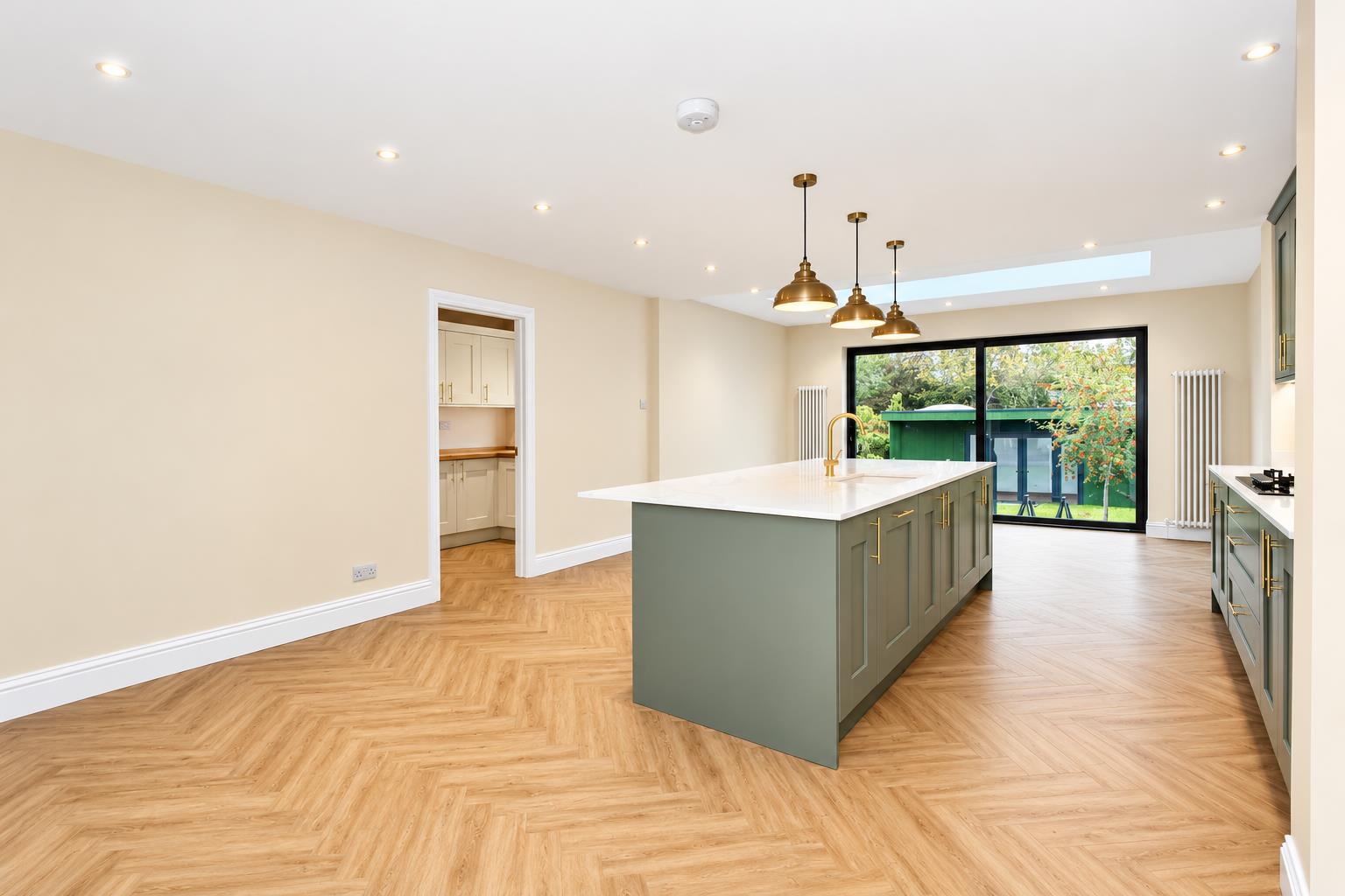 Ridge Road, Sutton